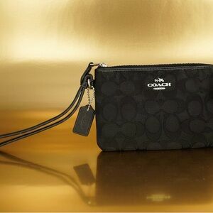 GUC Vintage Coach Signature Logo Wristlet Black Small Purse